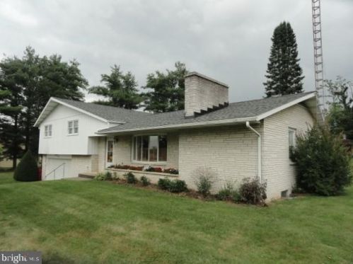1007 Newburg Rd, Lees Cross Roads, PA 17257-8626