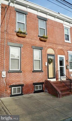 817 Clayton St, New Castle, DE 19720-6076