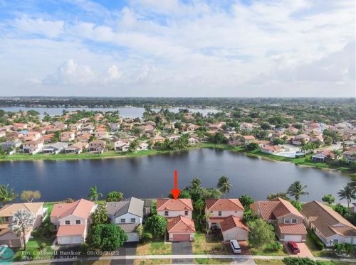 18527 19th St, Hollywood, FL 33029-3821