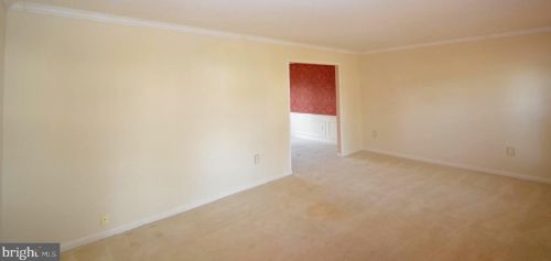 7814 Cliffside Ct, Springfield VA  22153-2716 exterior