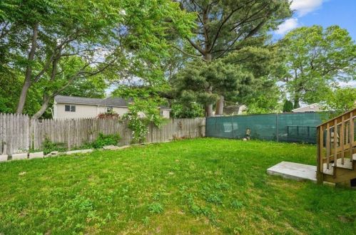 1736 Elmwood Ave, Warwick RI  02888-1104 exterior