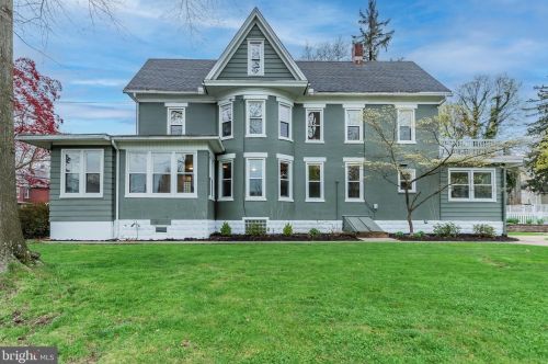 2502 Market St, Camp Hill, PA 17011-4629