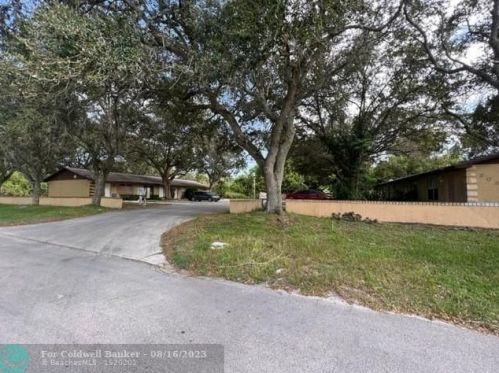 801 King Orange Dr, Fort Pierce, FL 34982-6459