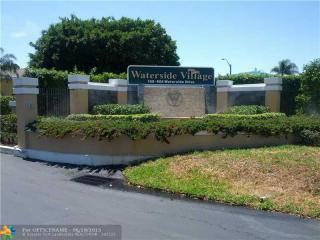 722 Waterside Dr, Lake Worth, FL 33462-6183