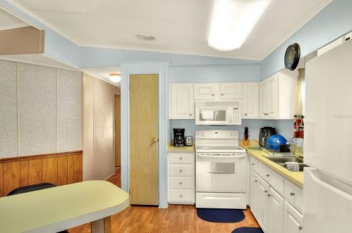 4826 Colonnades Cir, Lakeland FL  33811-1526 exterior