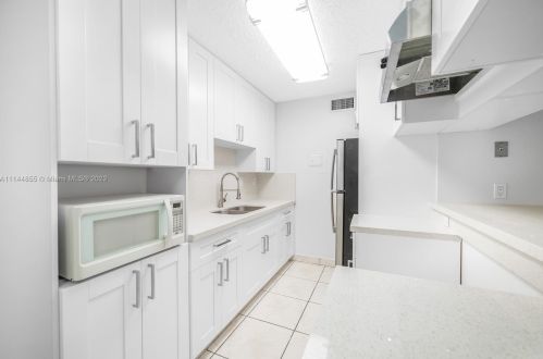 7100 Fairway Dr, Hialeah, FL 33014-6900