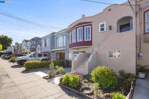 69 Cavour St, Daly City CA  94014-2244 exterior