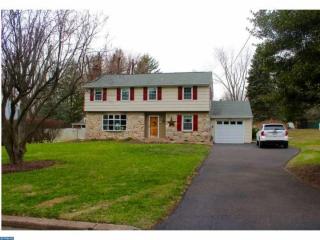 372 Fairhill Dr, Southampton, PA 18966-1366