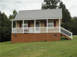 1055 Chestnut Grove Rd, Morrison, TN 37357-6157