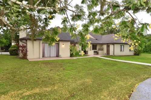 3500 Boggy Crk Rd, Kissimmee FL 34744-9413 exterior