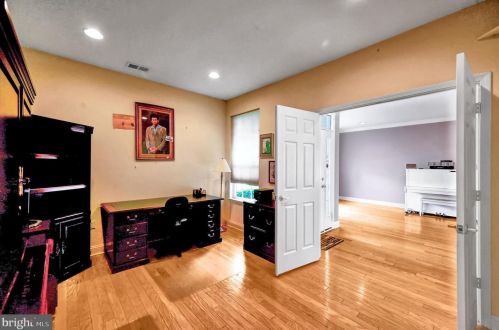 24 Chamber Ln, Columbus NJ  08022-2313 exterior