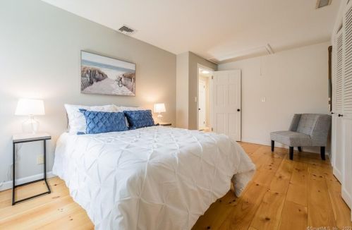 2 Katherine Rd, Lyme CT  06371-1620 exterior