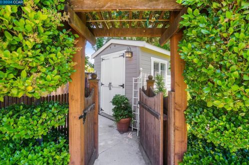 1539 Las Trampas Rd, Alamo CA  94507-1846 exterior