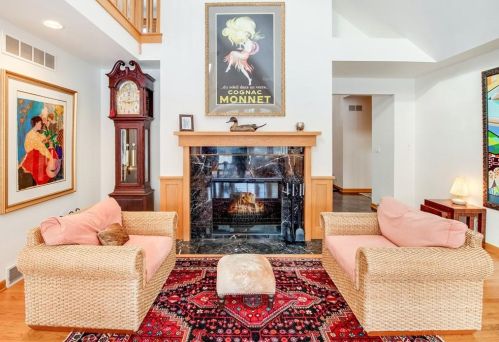 10122 Lake Shore Dr, Thiensville, WI 53092-6110