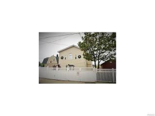 3240 Barkley Ave, Bronx, NY 10465-1638