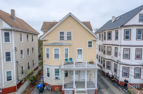 124 Jewett St, Providence, RI 02908-4909