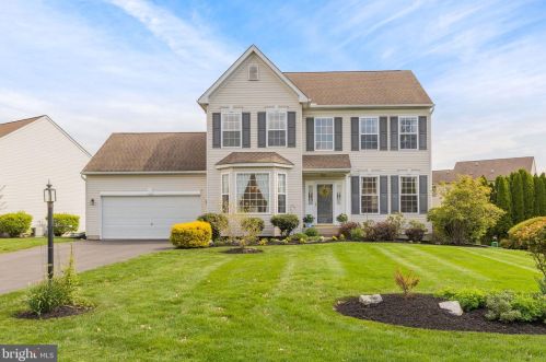 209 Hidden Creek Dr, Downingtown, PA 19335-4227