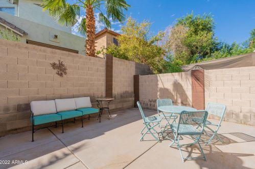 1847 Dunbar Dr, Phoenix AZ  85042-6856 exterior