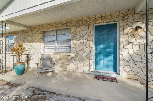 573 Ebony St, Melbourne, FL 32935-6323
