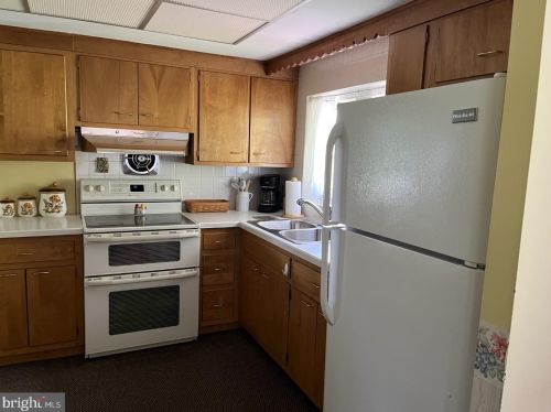 10 Dead End Rd, Eshcol, PA 17062-9447