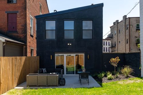 330 Pike St, Covington KY 41011-2127 exterior