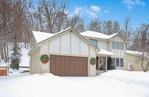 1490 Rice Creek Dr, Minneapolis, MN 55432-5255