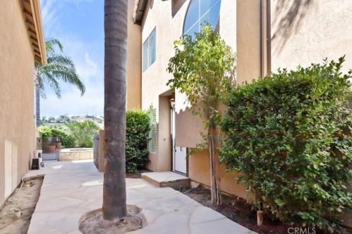 24649 Calle Largo, Calabasas CA  91302-3011 exterior