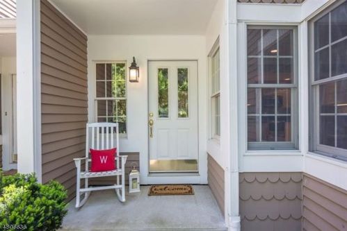 19 Dorset Ln, Bedminster, NJ 07921-1651