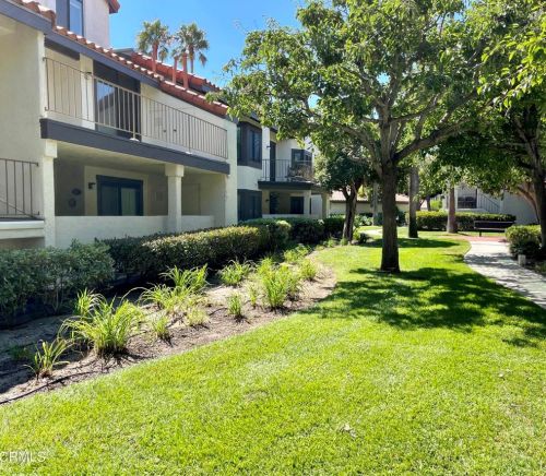 2043 Majorca Dr, Oxnard CA exterior