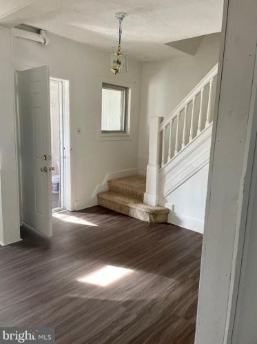 307 Delamore Pl, Wilmington DE  19805-3522 exterior