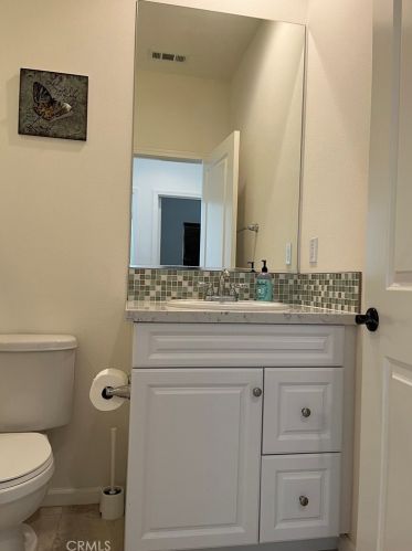22030 Propello Dr, Santa Clarita CA  91350-8547 exterior