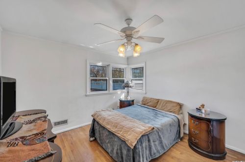 738 Salisbury Park Dr, Westbury NY  11590-5820 exterior