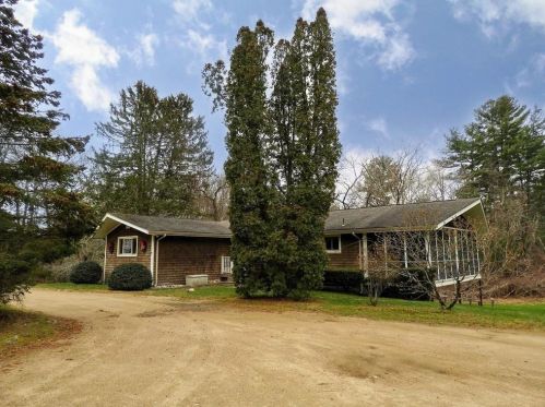 50 Leuba Rd, Coventry, RI 02816-8530