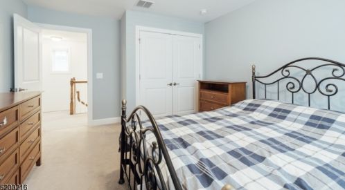 38 Walnut St, Little Falls NJ  07424-1402 exterior