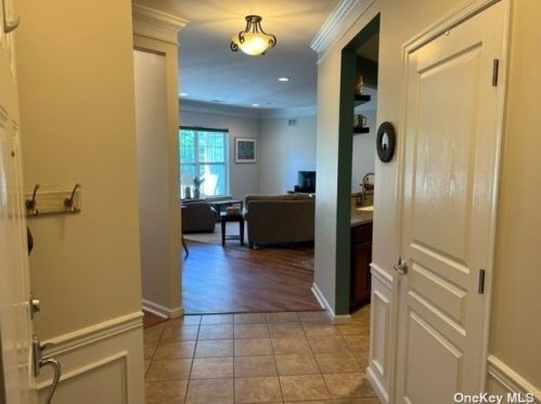 923 Kirkland Ct, Central Islip, NY 11722-4483