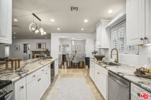 12202 Hartsook St, North Hollywood CA  91601-3961 exterior
