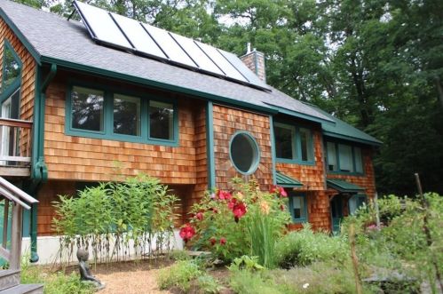 49 Valley Rd, Amherst, MA 01002-9717