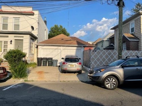 814 85th St, North Bergen, NJ 07047-5141