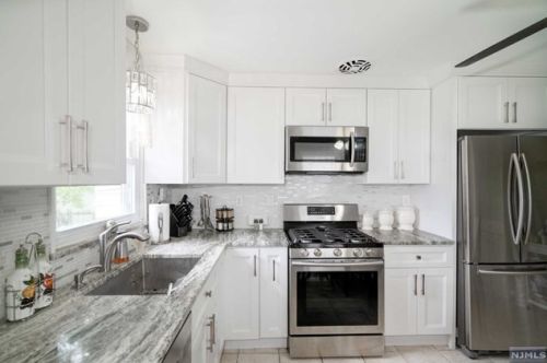 100 Park Ave, Maywood, NJ 07607-2018