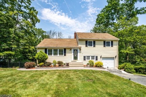 7 Cherry St, Greystone Park, NJ 07950-3203
