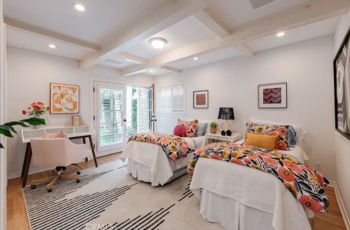 593 26th St, Manhattan Beach CA  90266-2208 exterior
