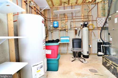 320 Stephen Ct, Charles Town WV  25414-4126 exterior