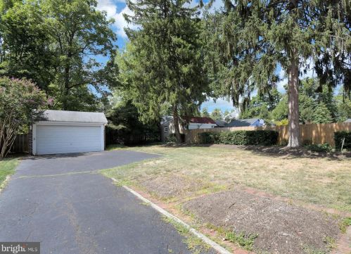 7 Buckingham Ave, Trenton NJ  08618-3311 exterior