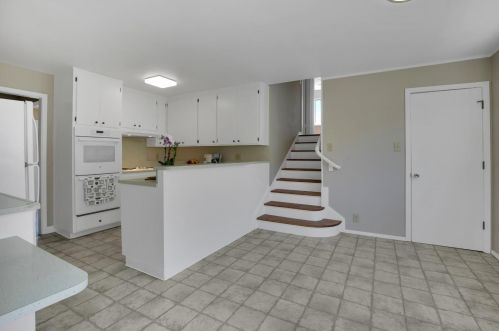 22 Henry Pl, Millbrae CA  94030-1610 exterior