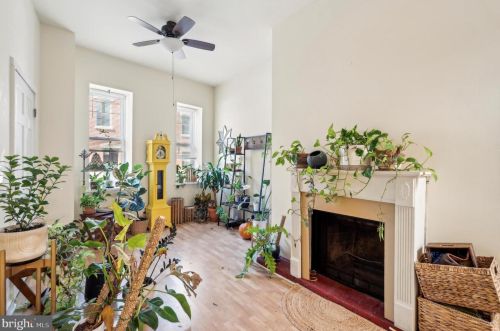 1419 4 St, Philadelphia PA  19147-0059 exterior