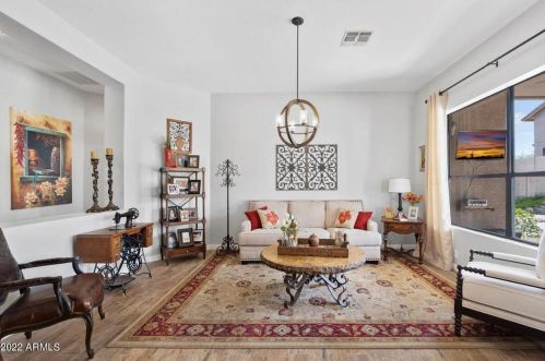 4728 Spur Dr, Cave Creek, AZ 85331-6698