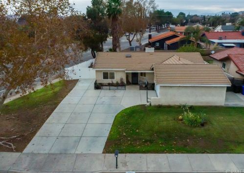 5208 Mayfield Ct, San Bernardino, CA 92407-3158