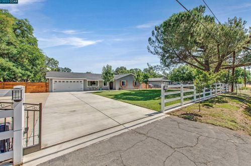 311 E St, Rio Linda, CA 95673-4006