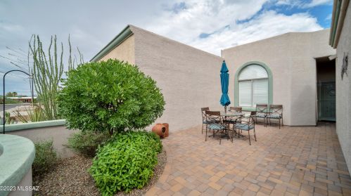 2215 Cliff Dr, Green Valley, AZ 85614-1450