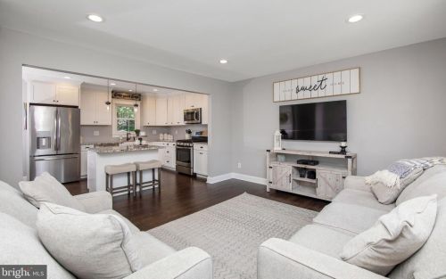 435 Oak Ave, West Deptford NJ  08097 exterior